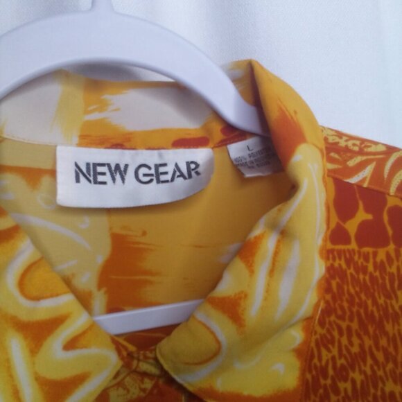 New Gear Shirt L Women Short Sleeve Button Up Animal Print Orange Yellow - Picture 8 of 16